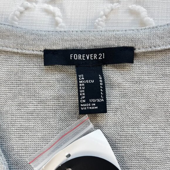 Forever 21 Crop Cardigan Sweater Women's L Heart Button Knit Top Preppy Twee NWT - Picture 3 of 4